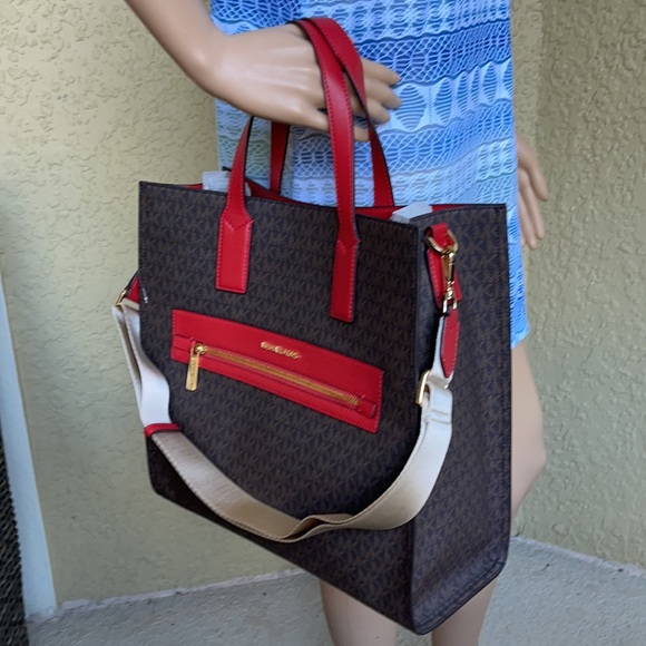 Michael Kors Kenly Large Tote - Picture 10 of 15